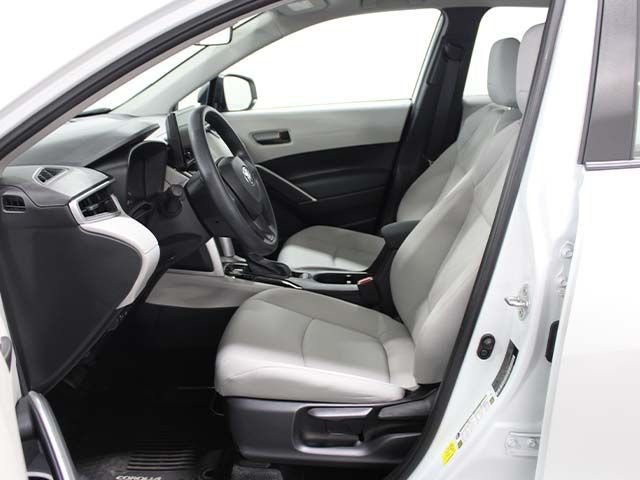 Certified Used 2024 Wind Chill Pearl Toyota L image 10