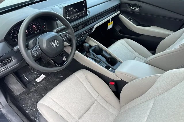 New 2026 Platinum White Pearl Honda LX image 33