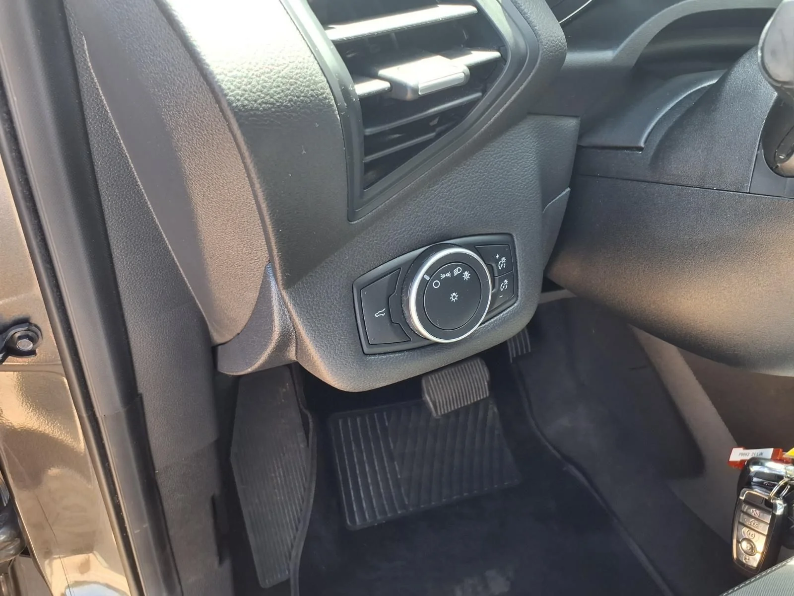 Used 2019 Gray Ford S image 15