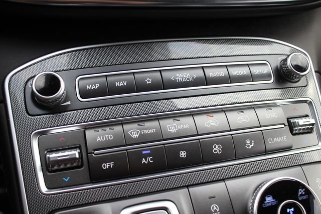 Used 2022 Silver Hyundai SEL image 8