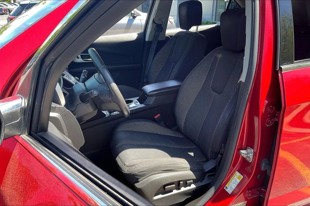 Used 2013 Red Chevrolet LT image 28