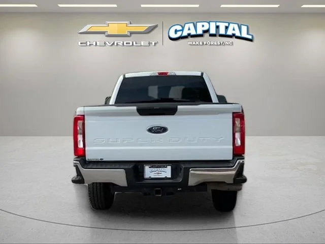 Used 2025  Ford XL image 4