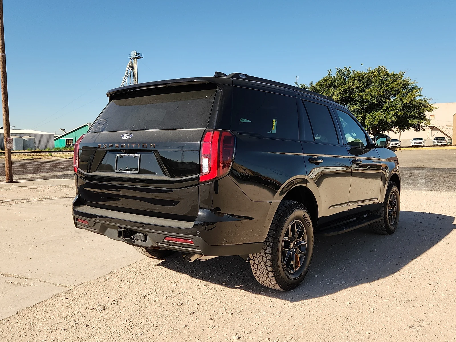 New 2027 Agate Black Metallic Ford Tremor image 7