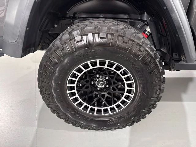 Used 2020 Gray Jeep Rubicon image 11