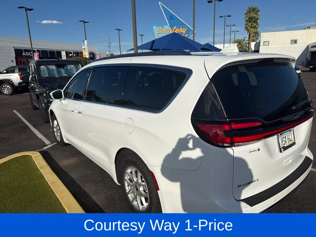 Used 2021 White Chrysler Touring L image 8