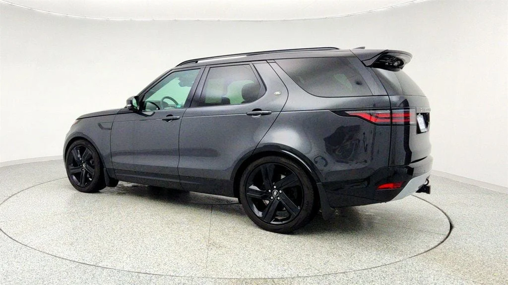 Used 2024 Carpathian Grey Premium Metallic Land Rover P360 Metropolitan Edition w/ Tech., Towing & Cold Climate Pkgs image 7