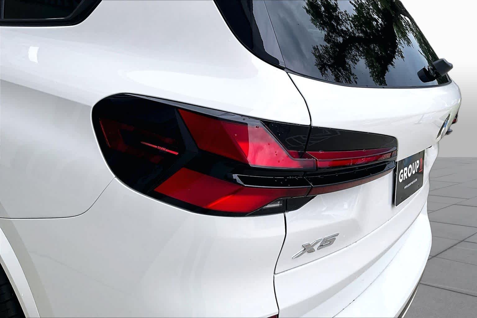 Used 2026 Alpine White BMW sDrive40i image 27