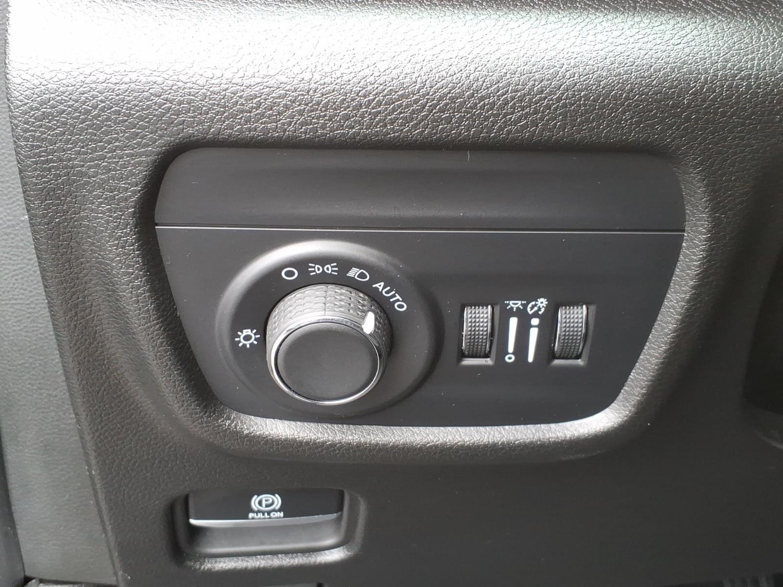 Certified Used 2024 Diamond Black Crystal Pearl Coat Jeep Altitude image 8