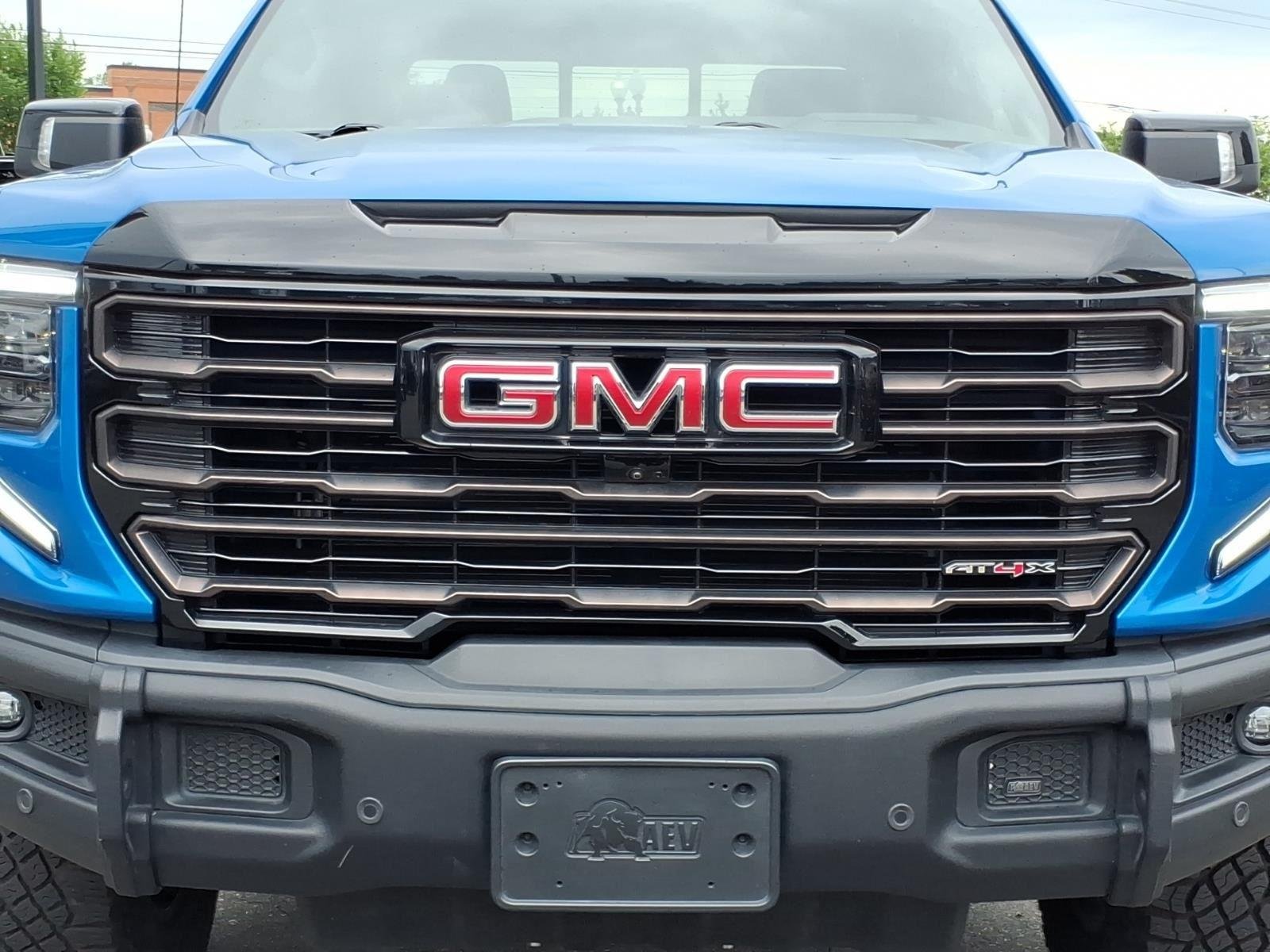 Used 2024 Dynamic Blue Metallic GMC AT4X image 15