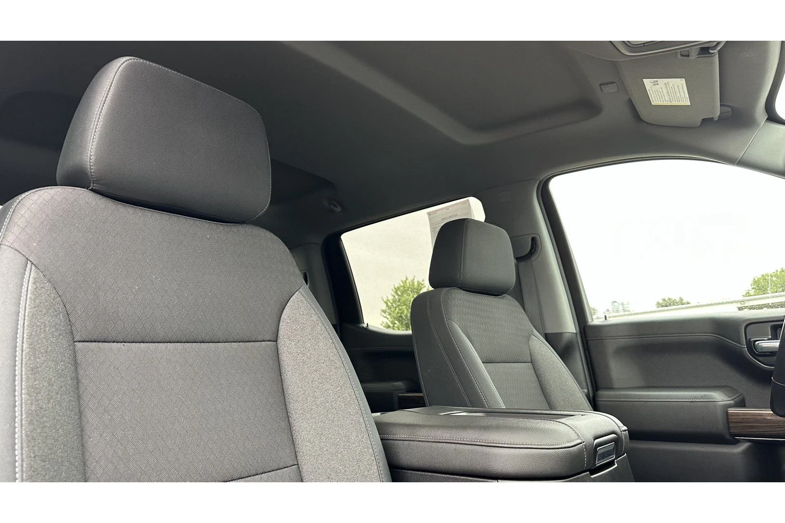 Used 2019  Chevrolet RST image 15
