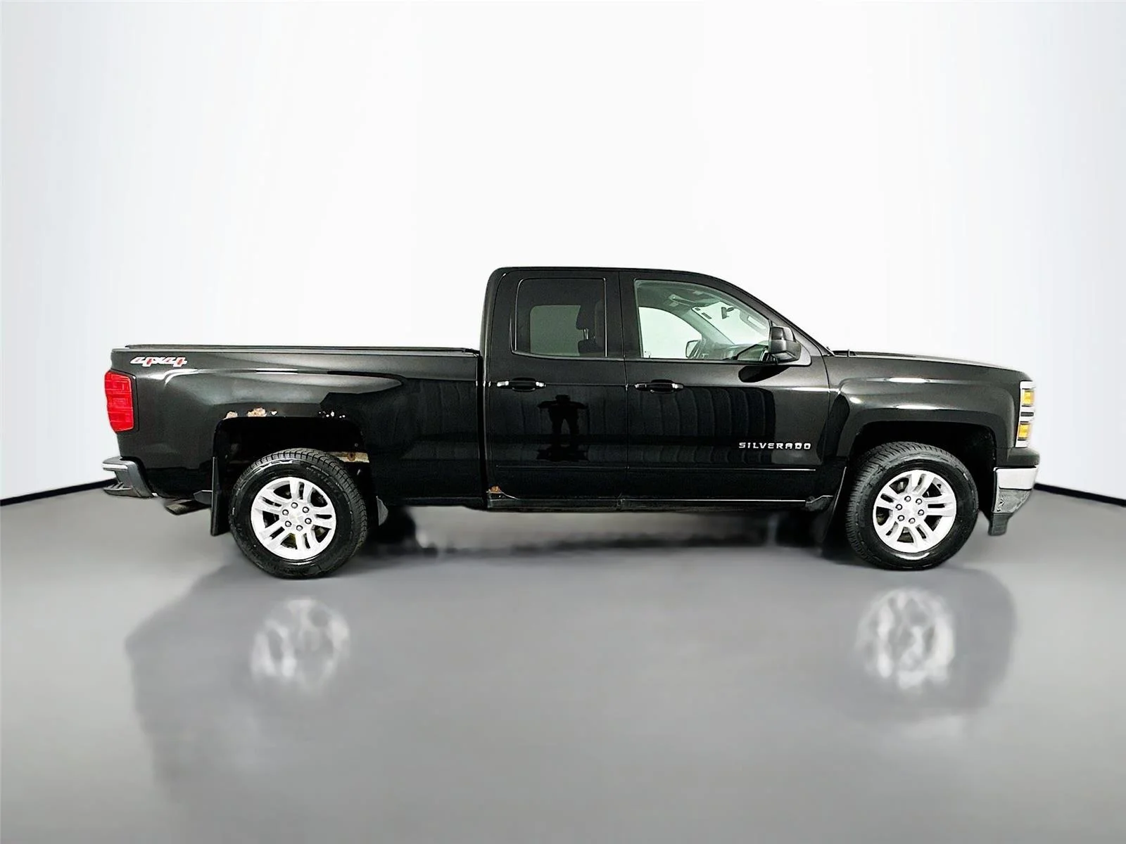 Used 2015 BLACK Chevrolet LT image 17