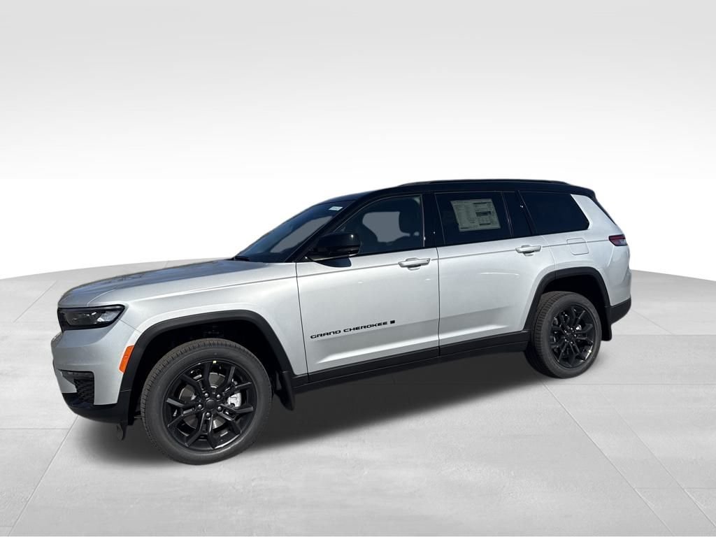 2025 Jeep Grand Cherokee Limited photo 2