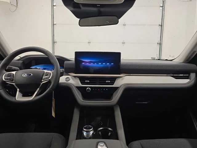 New 2026 Star White Metallic Tri-Coat Ford Active image 15