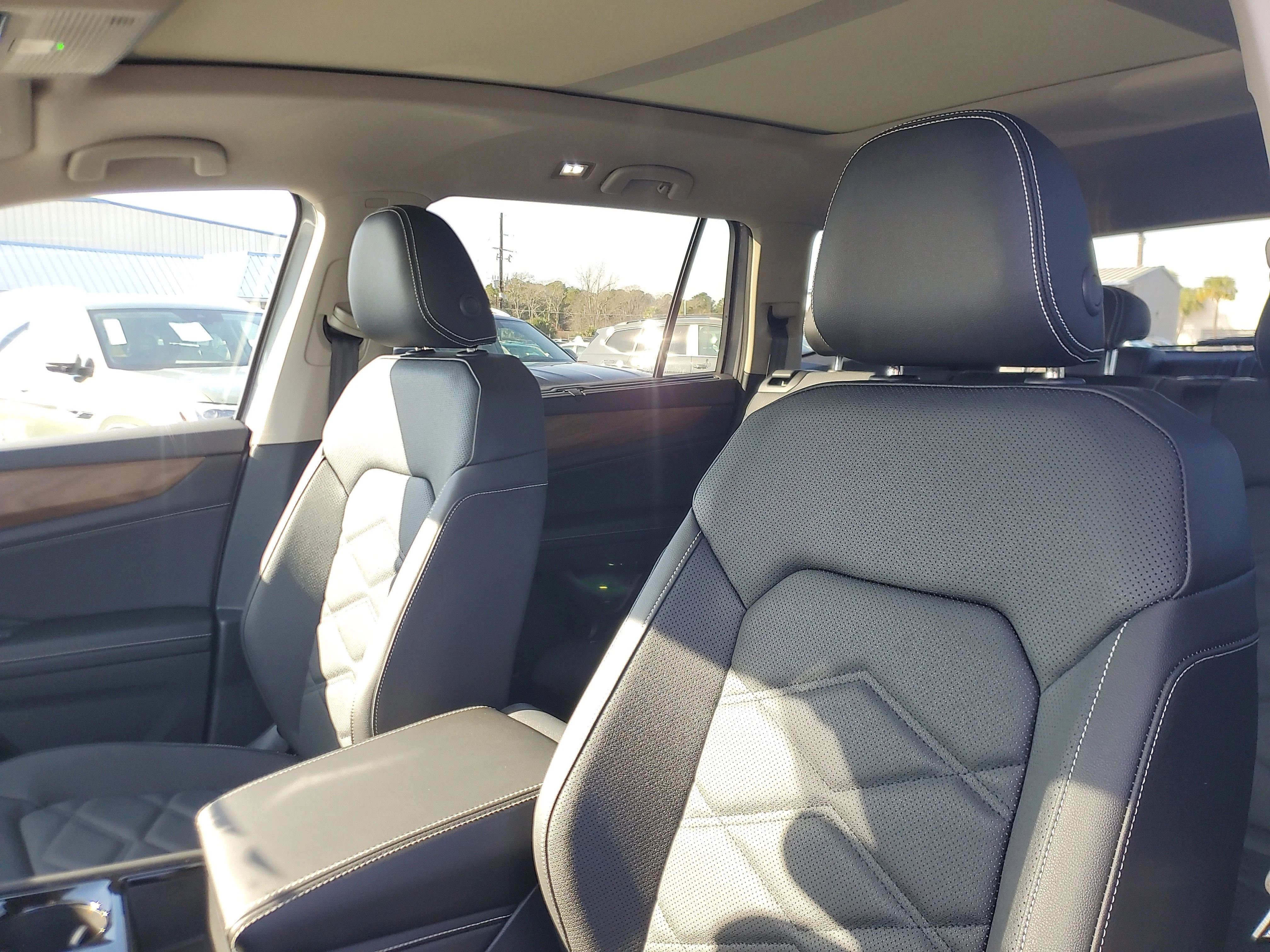 New 2026 Silver Volkswagen 2.0T SE w/Technology image 15