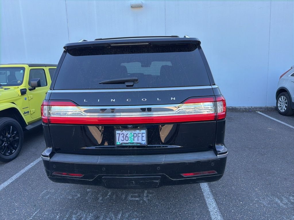 Used 2021 Black Lincoln Reserve image 3