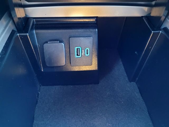 Used 2022 White Ford XLT image 18