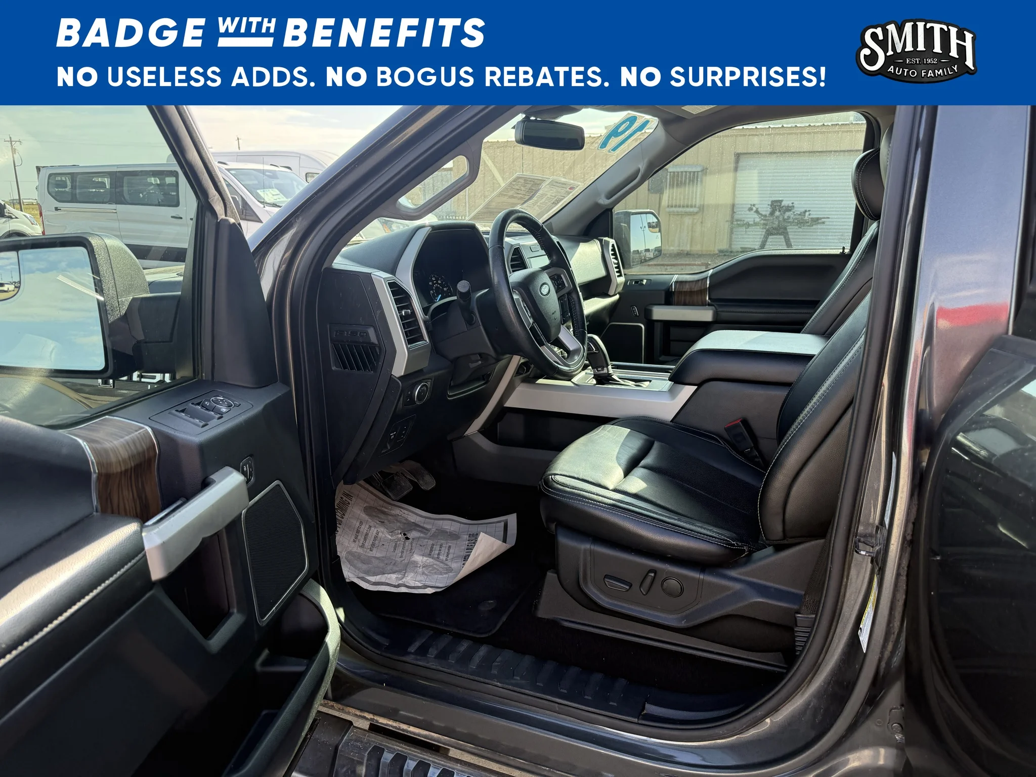 Used 2019 Magnetic Metallic Ford LARIAT image 11