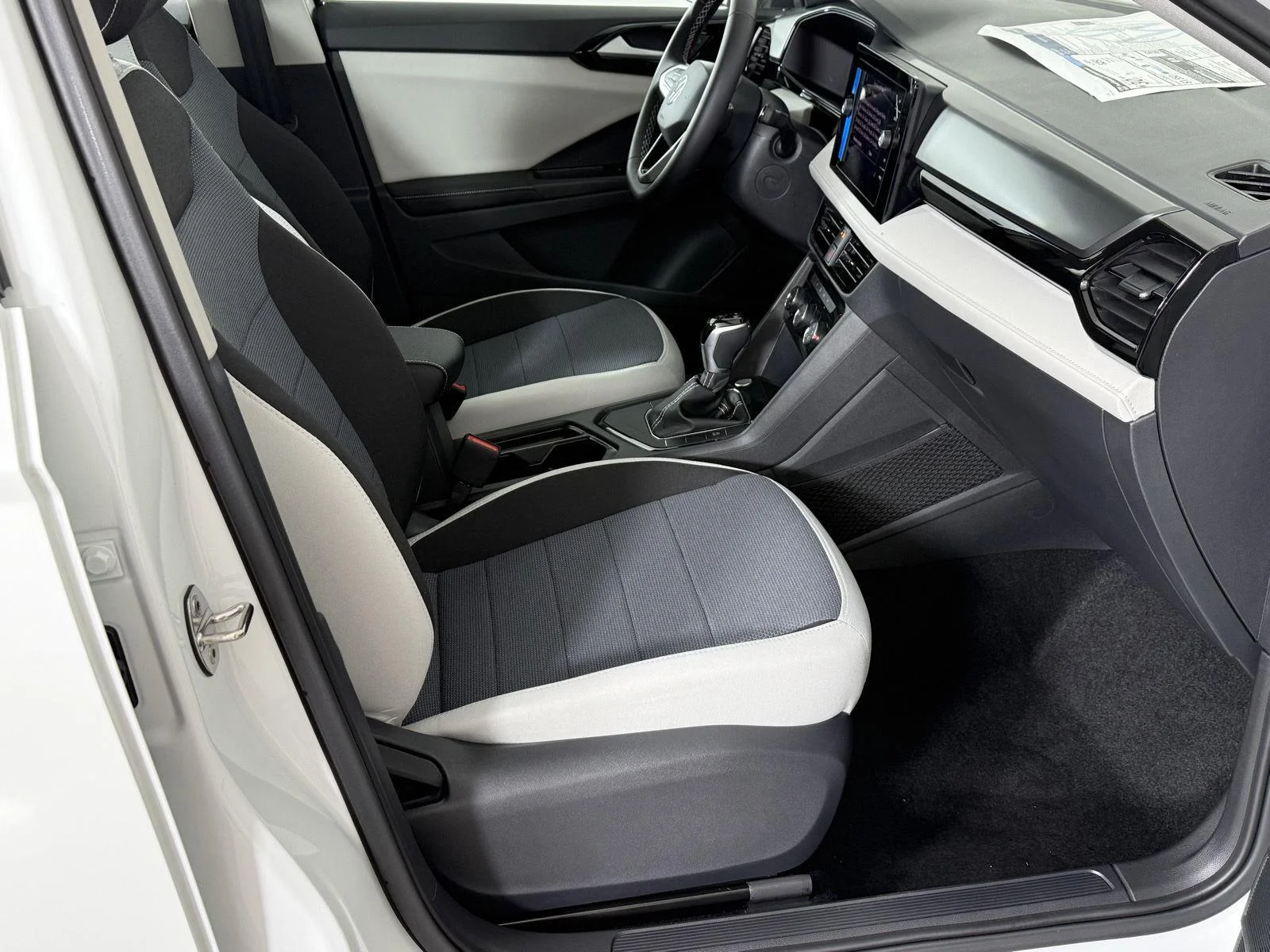 New 2027 Pure White Volkswagen S image 13