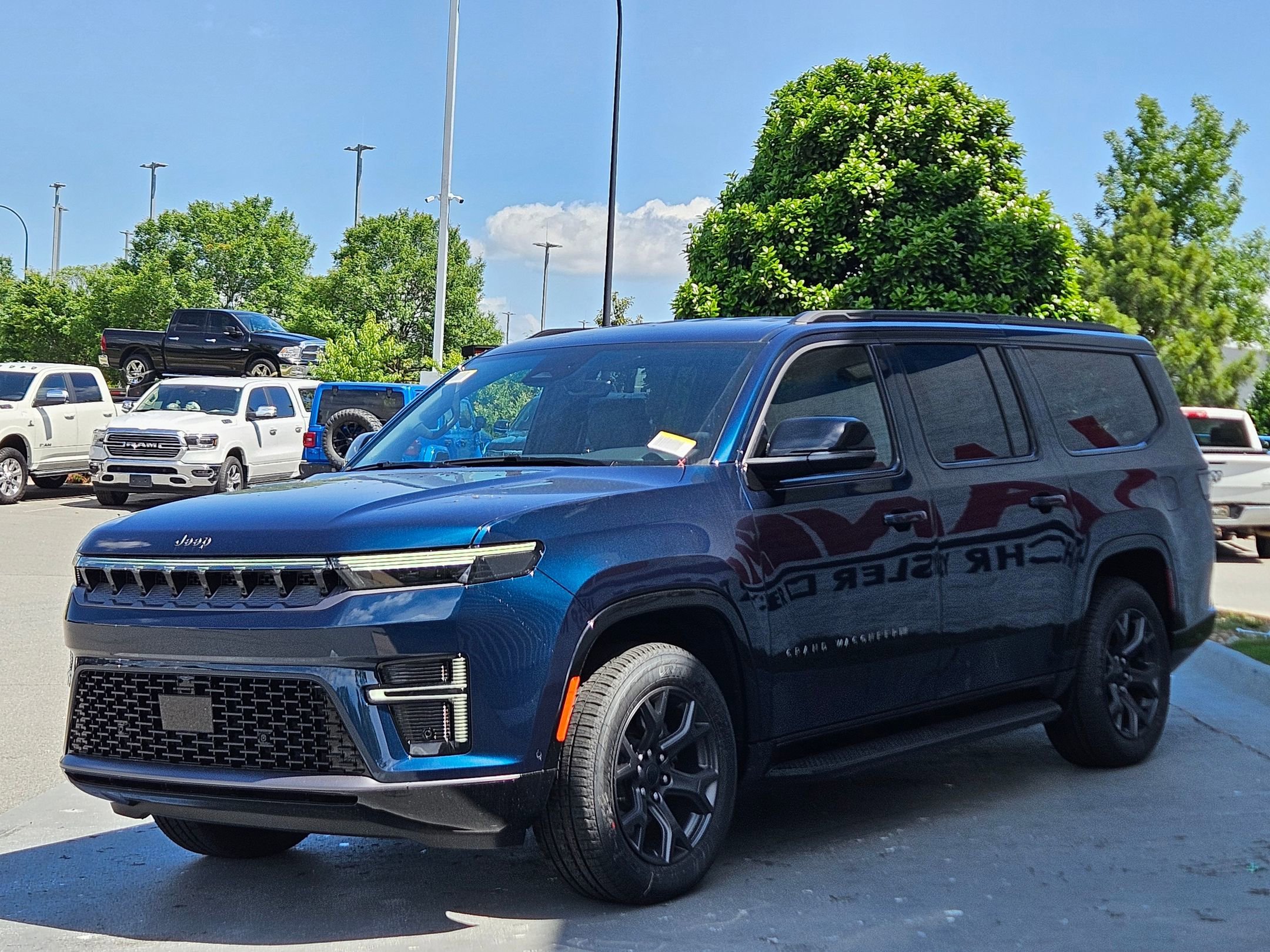 New 2026 Fathom Blue Pearl-Coat Exterior Paint (Late Availability) Jeep Limited Altitude image 3