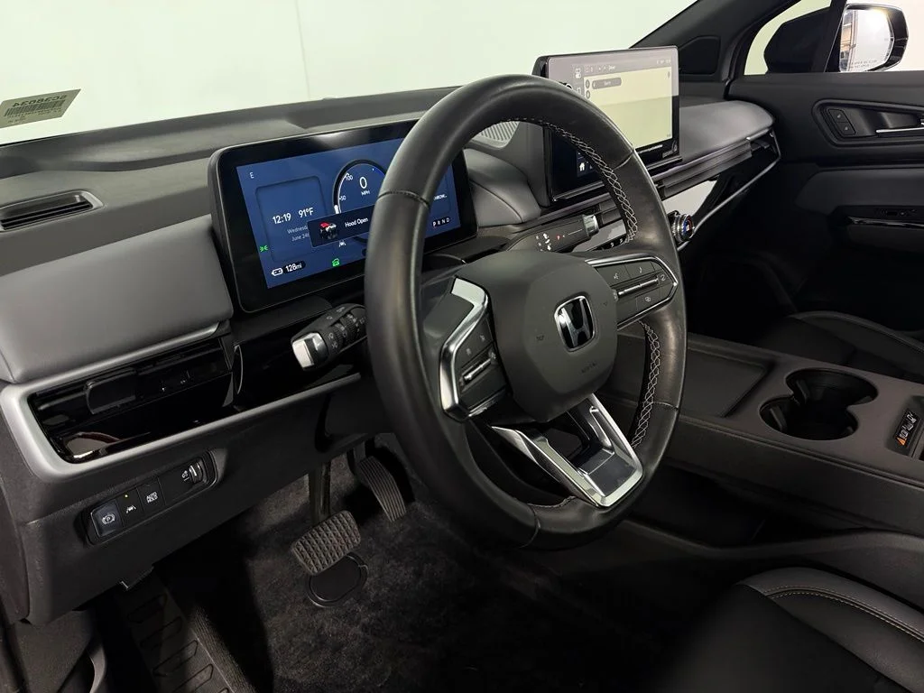 Certified Used 2025 Red Honda Touring image 21