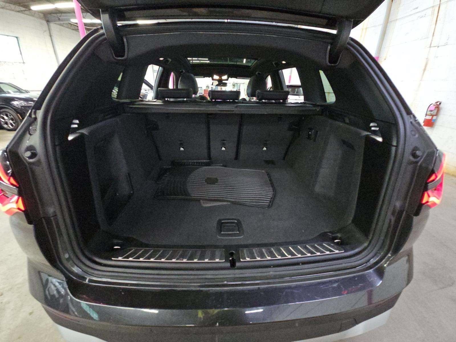 Used 2023 Dark Graphite Metallic BMW xDrive30i image 13