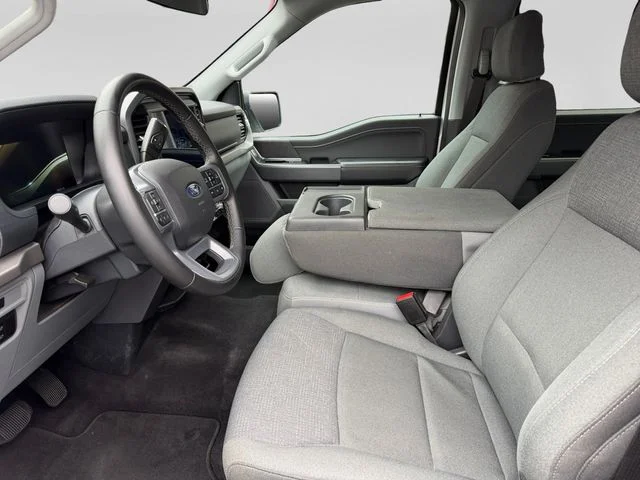 Used 2025 Oxford White Ford XLT image 10