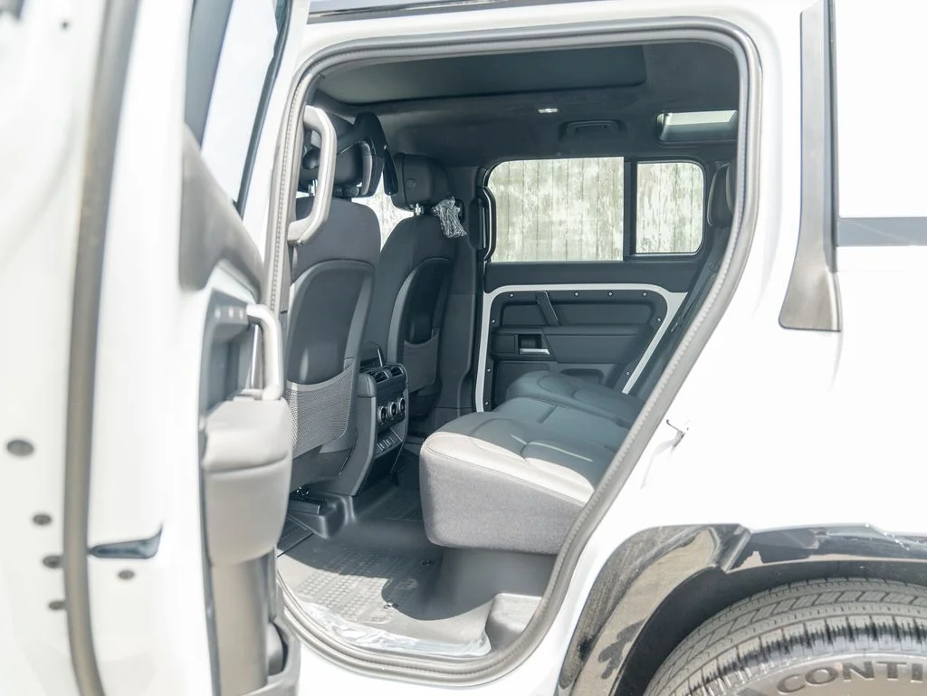2026 Land Rover Defender V8 - Photo 21