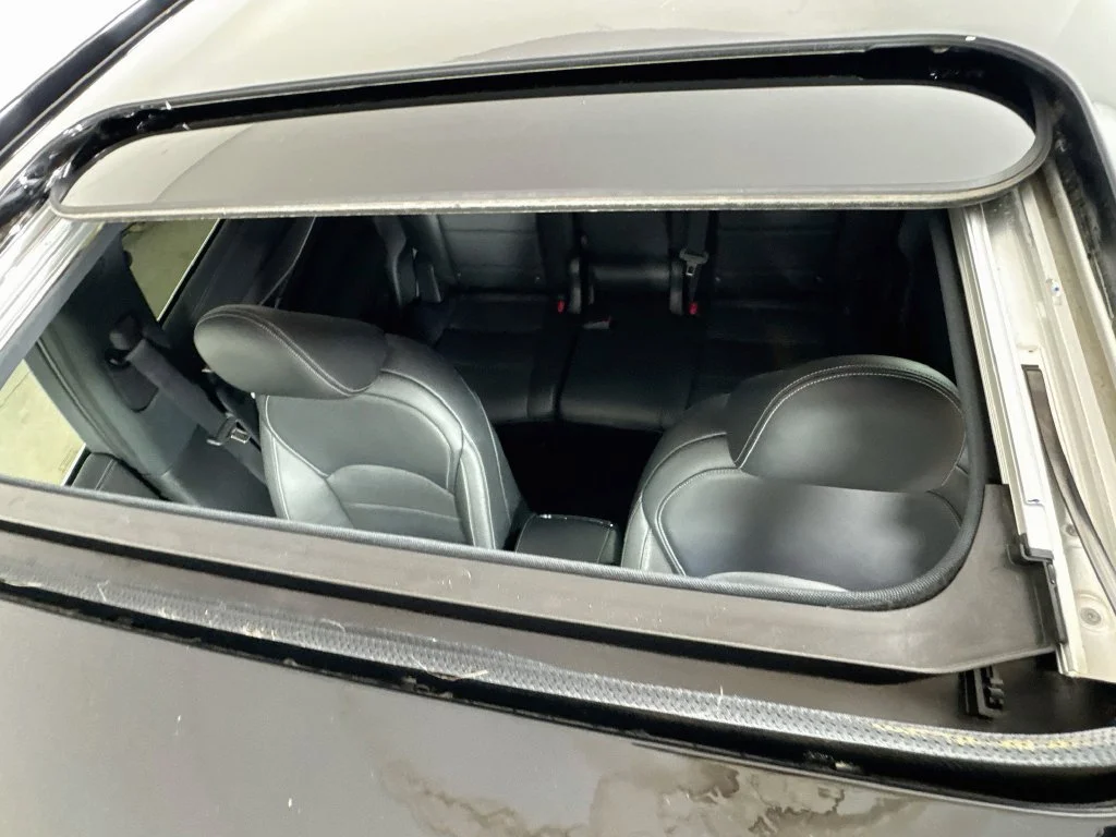 Certified Used 2022 Black INFINITI LUXE image 28