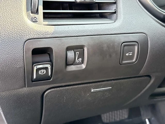 Used 2019 White Chevrolet LT image 27