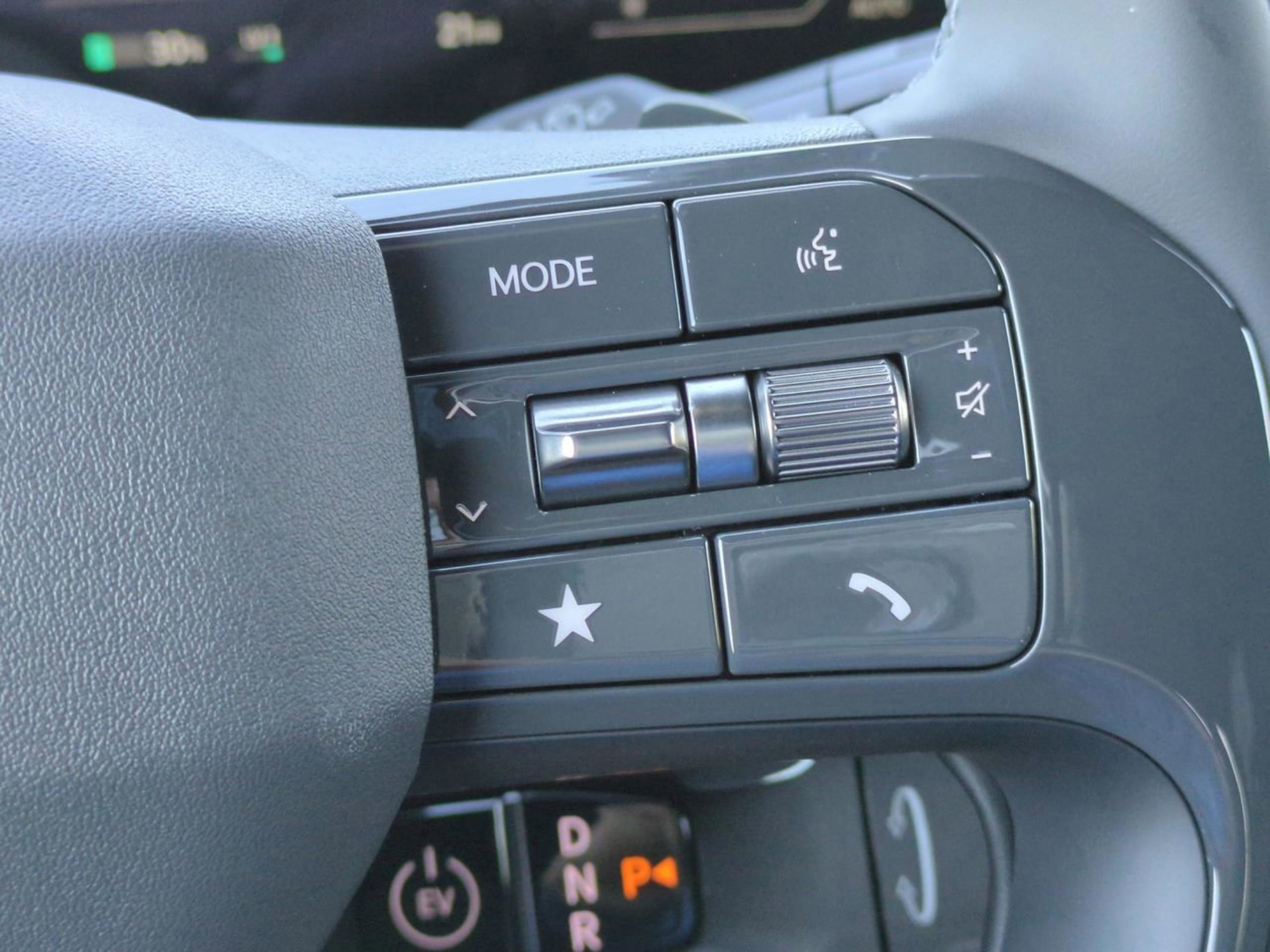 New 2026 Glacial White Pearl Kia Land AWD image 28