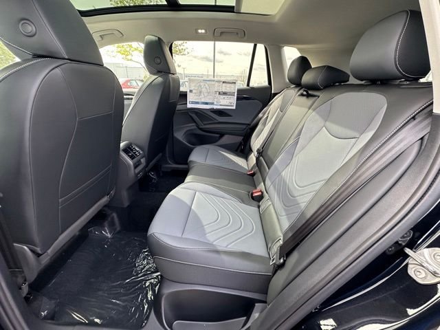 New 2026 Deep Black Pearl Volkswagen 2.0T SE image 28