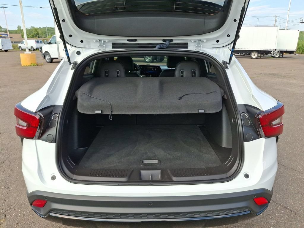Used 2025 Chevrolet Trax SUV