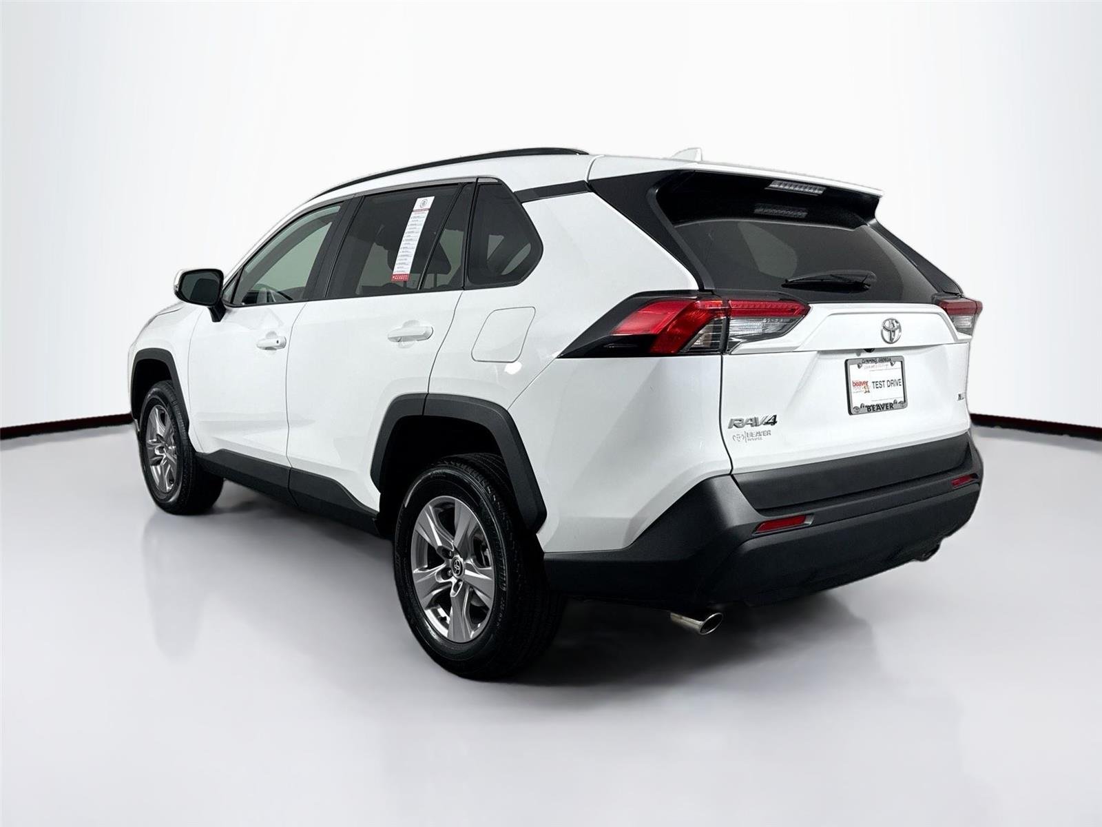 Used 2025 Ice Cap Toyota XLE image 12