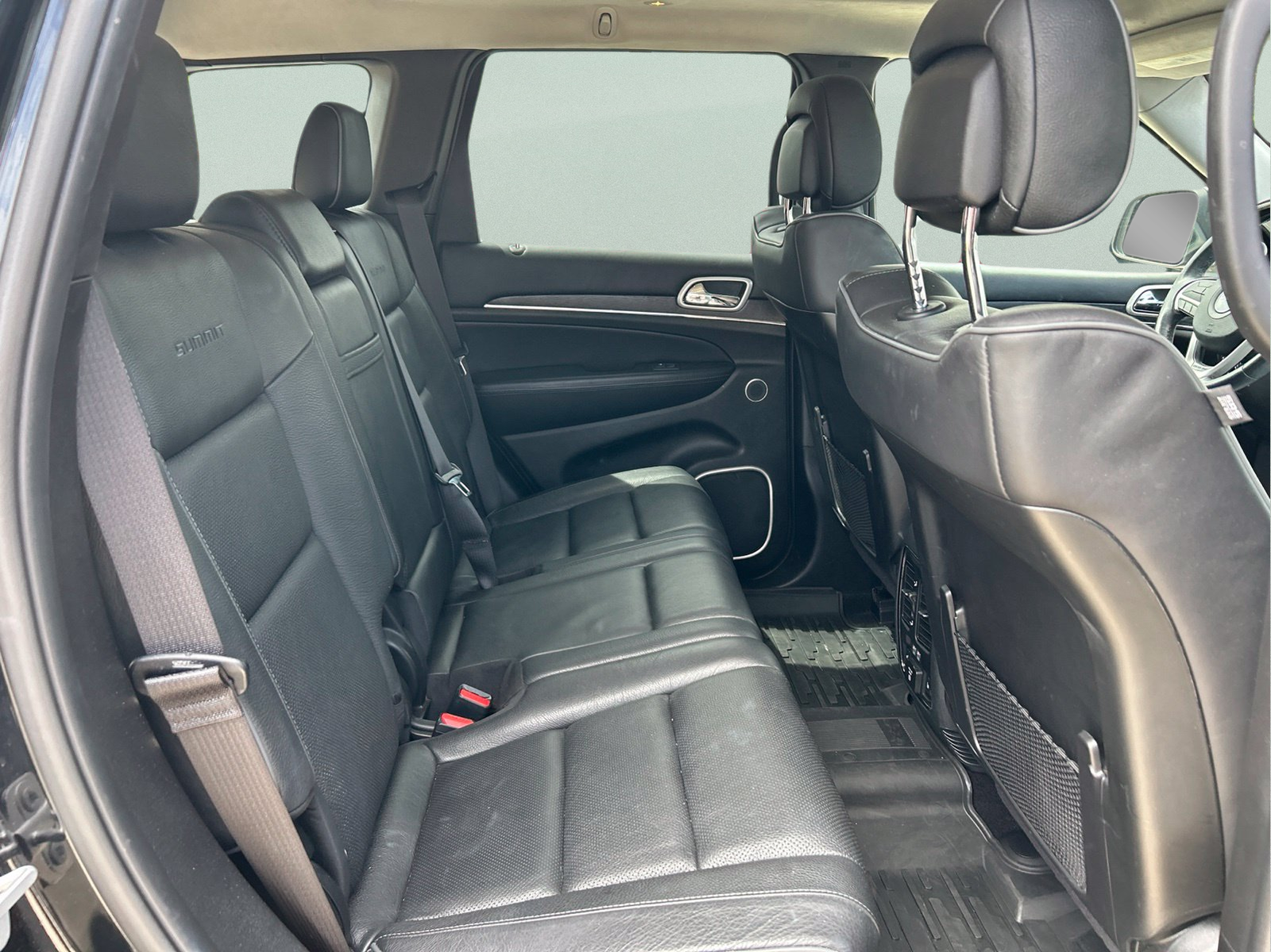 Used 2019 Black Jeep Summit image 11