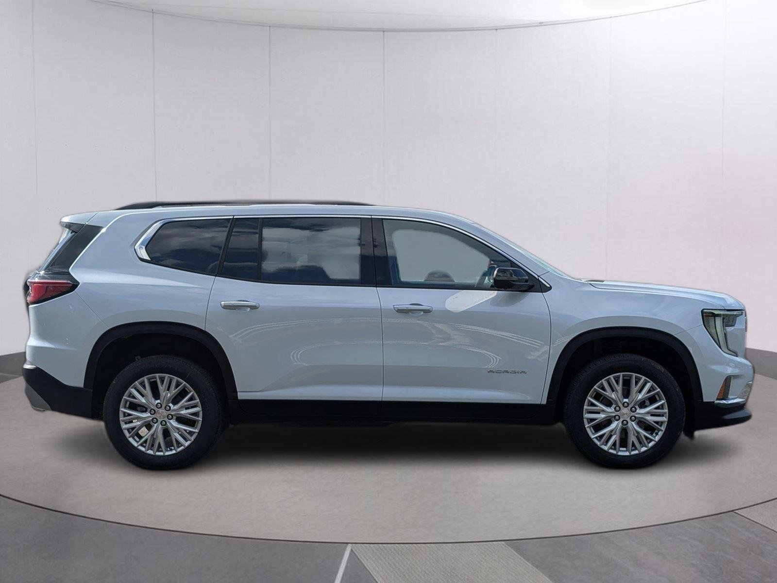 New 2026 Glacier White Tricoat GMC Elevation image 8
