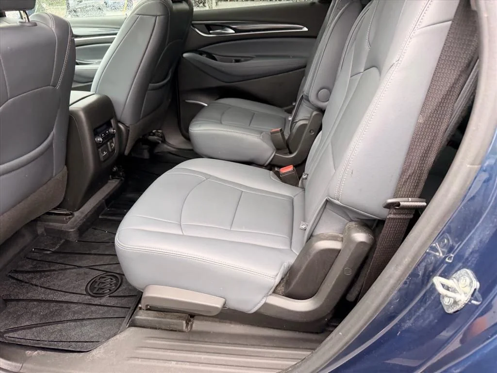 Used 2022 Blue Buick Essence image 10