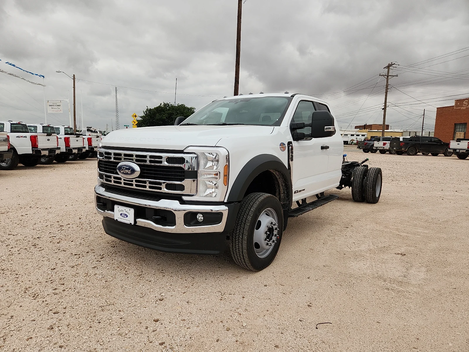 New 2026 Oxford White Ford XL image 3