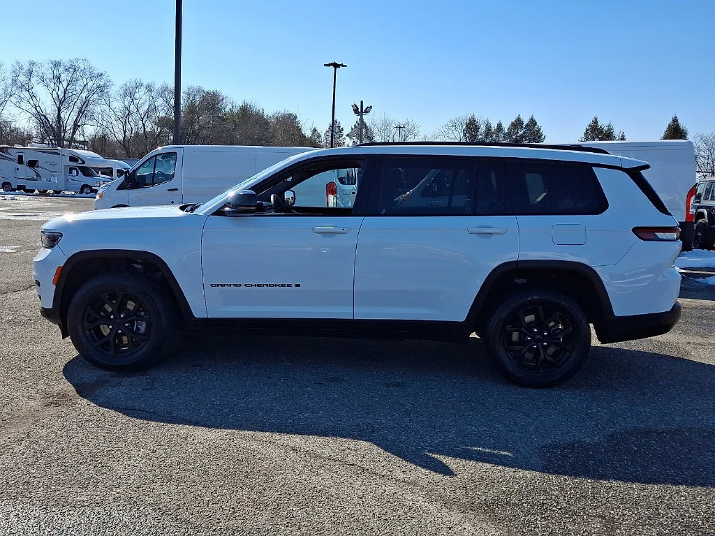 Used 2024 Bright White Clearcoat Jeep Altitude image 7