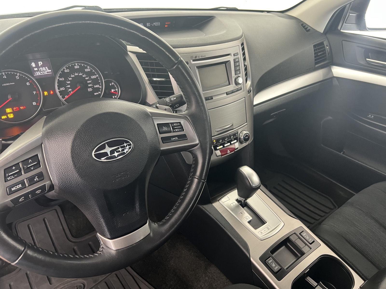 Used 2014 Ice Silver Metallic Subaru 2.5i Premium image 20