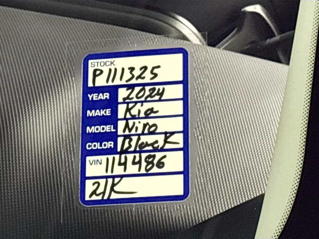 Used 2024 Gray Kia Wind image 25
