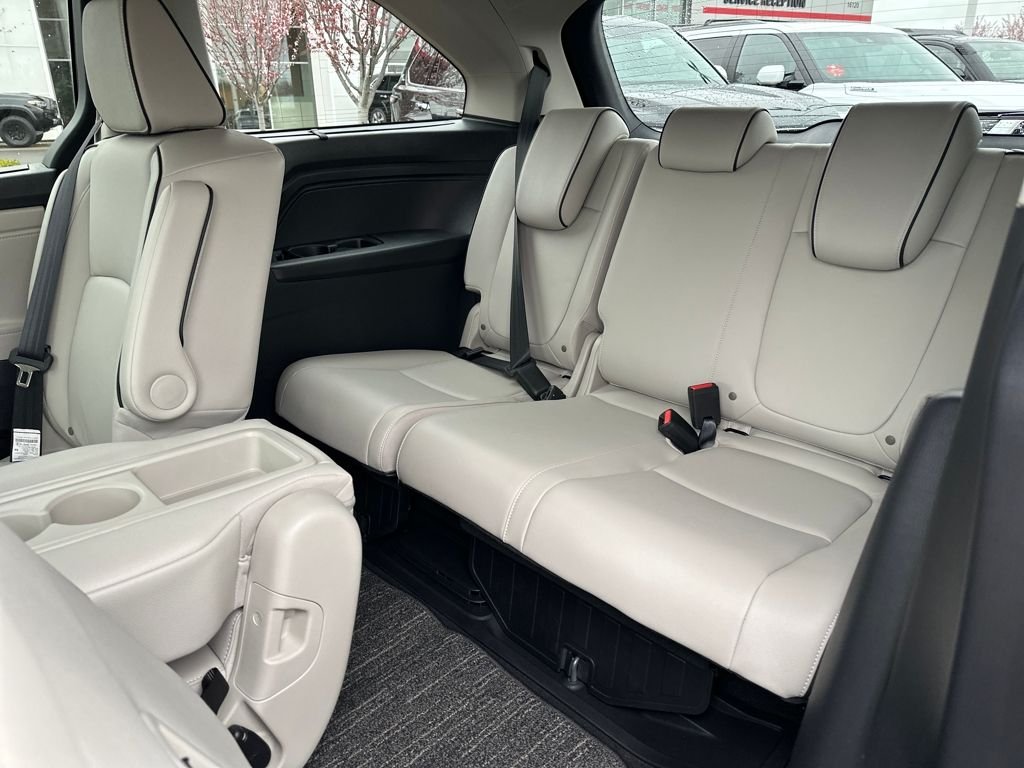 2026 Honda Odyssey Touring - Photo 14