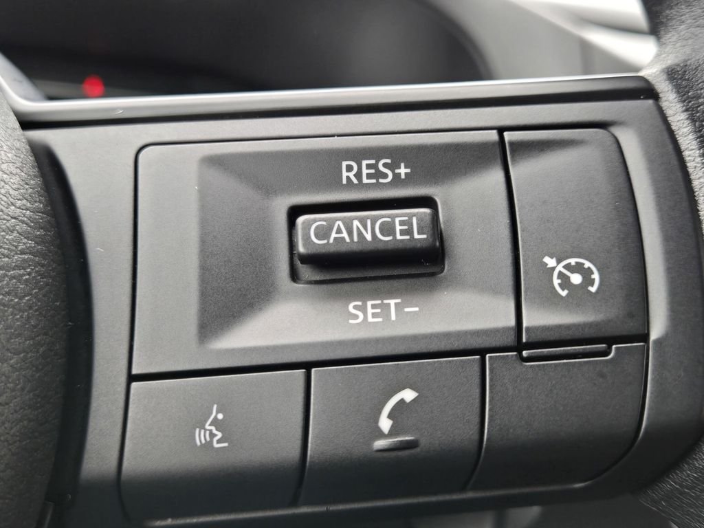 Used 2025 Glacier White Nissan S image 18