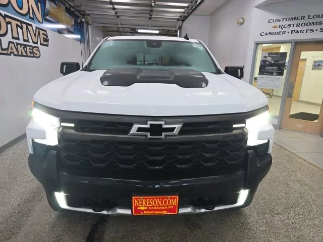 Used 2025 Chevrolet Silverado 1500 ZR2 with VIN 3GCUKHE86SG135653 for sale in Detroit Lakes, Minnesota