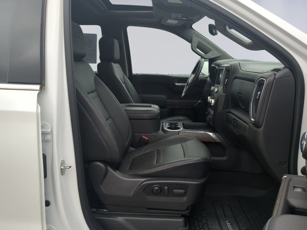 Used 2022 White Frost Tri-Coat GMC Denali image 19