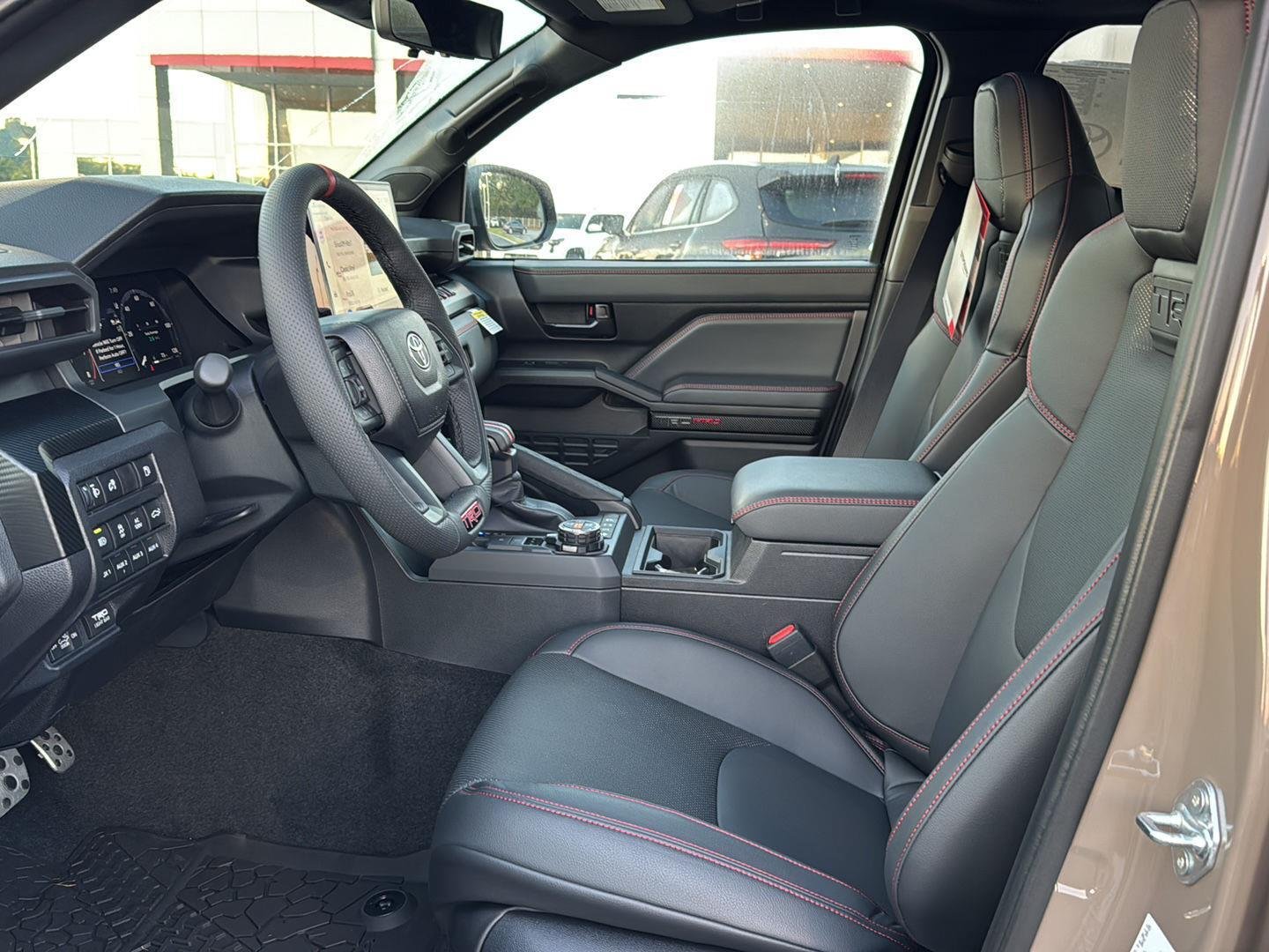 2025 Toyota Tacoma TRD Pro - Photo 8