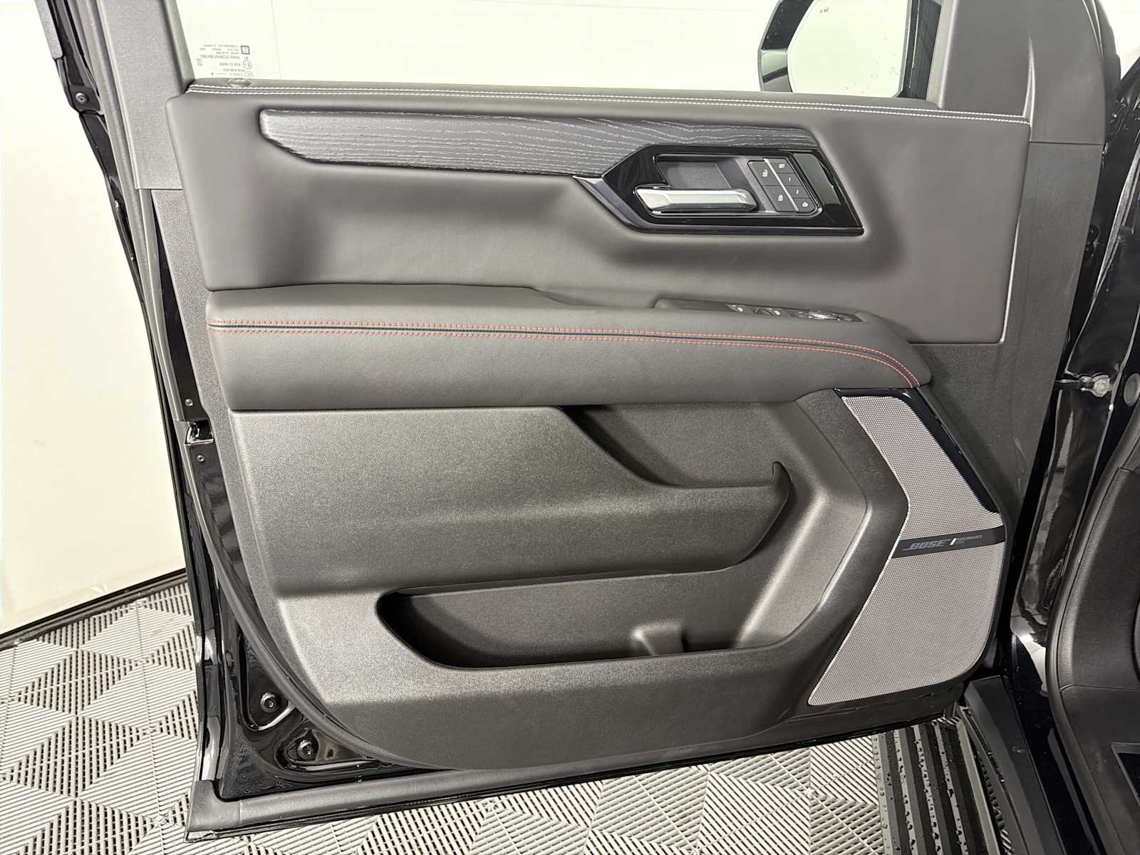 2026 GMC Yukon XL AT4 Ultimate - Photo 8