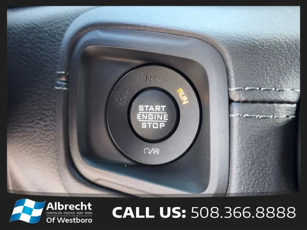 New 2026 Bright White Clear-Coat Exterior Paint Jeep Sahara image 23