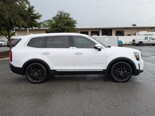 Used 2022 White Pearl Kia SX image 2