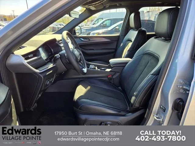 2025 Jeep Grand Cherokee Altitude - Photo 25