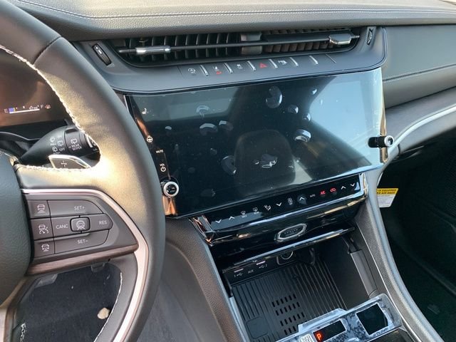 New 2027 Sting-Gray Clearcoat Jeep Laredo Altitude image 19